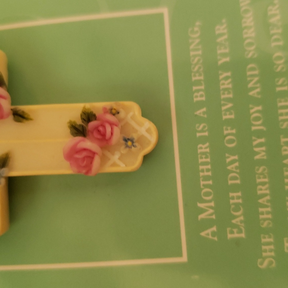 NEW Cross Pin - Picture 3 of 6